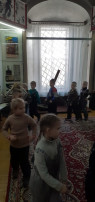 Из той недели Из той недели.