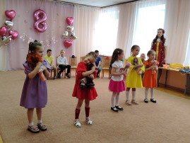 Утренники 8 марта Утренники 8 марта.